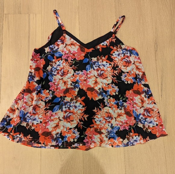 Flowy Floral Camisole - Picture 5 of 5